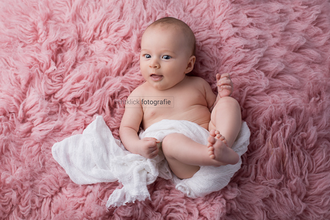 Baby Fotoshooting Cara, 2 Monate