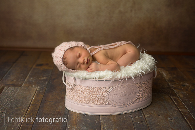 Neugeborenenfotos Fiona, 14 Tage