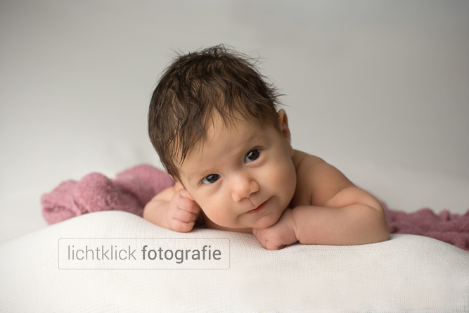 Babyfotos Samira, 8 Wochen